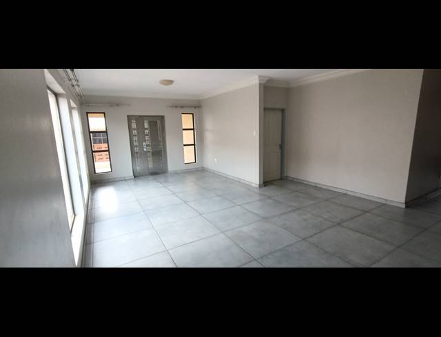4 BEDROOM DUPLEX TO LET IN MODEL PARK
